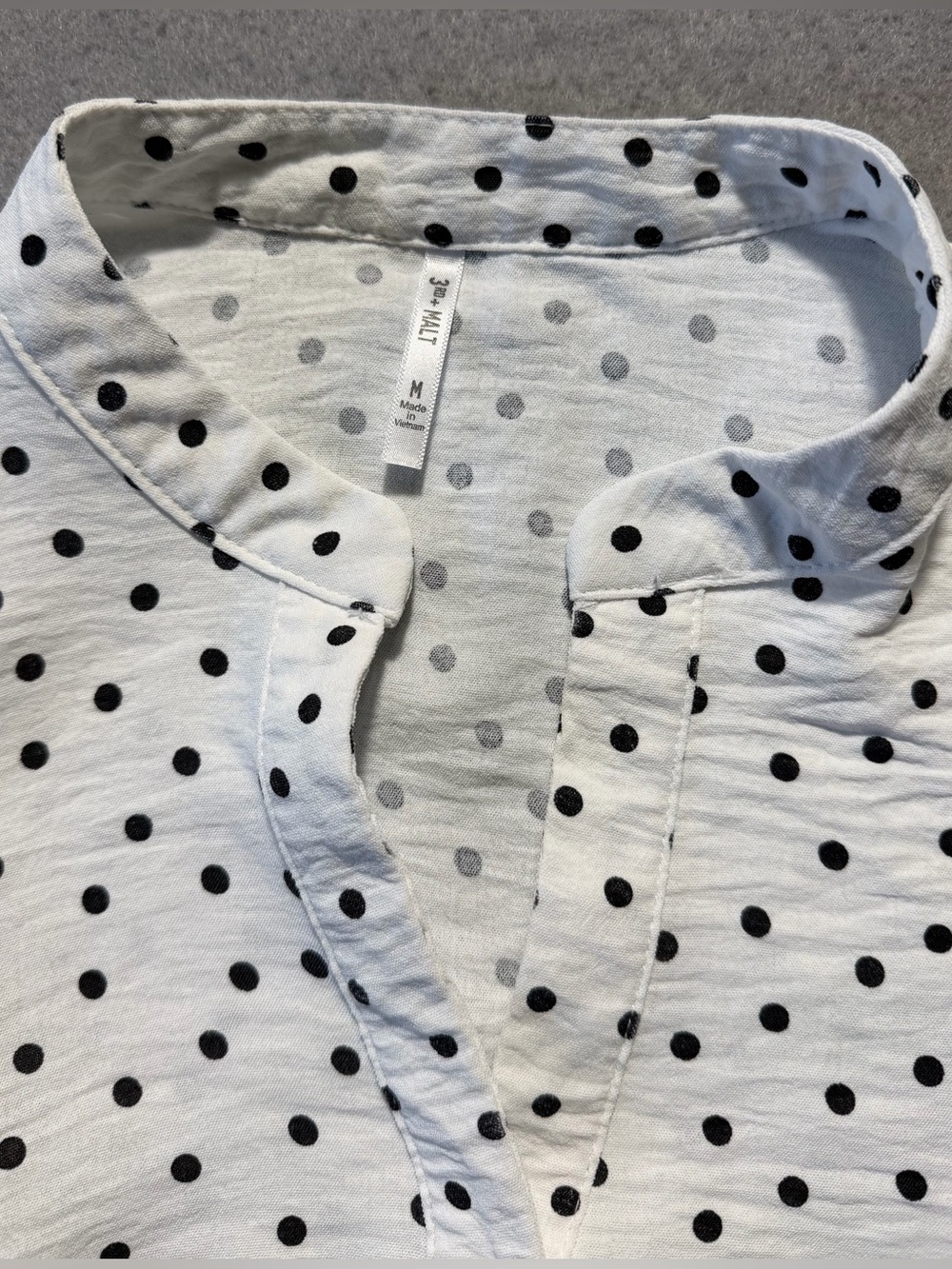 3rd & Malt Women’s Polka Dot Belted Blouse Size M White Black Roll Tab Sleeve - Picture 6 of 7